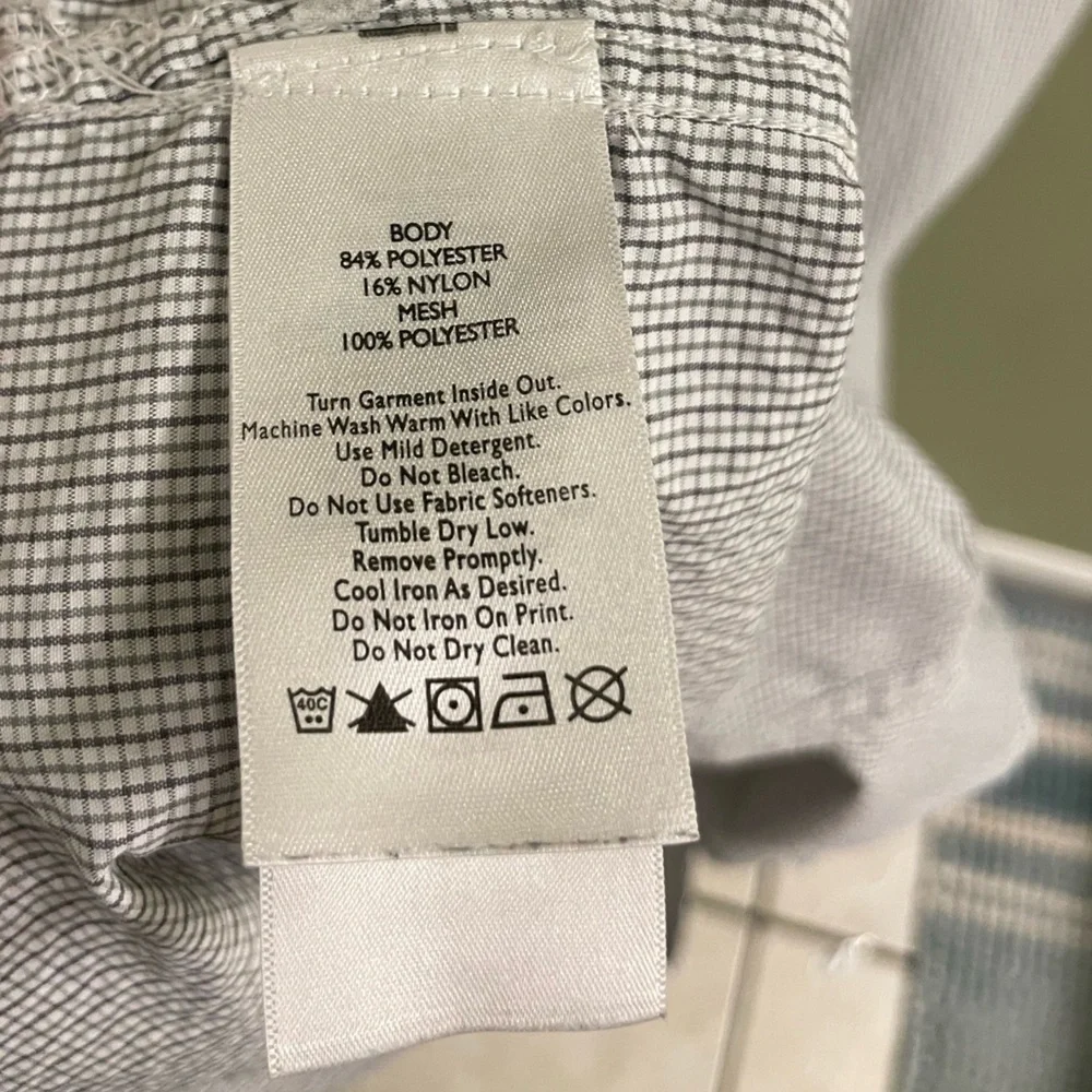 Eddie Bauer Men's Light Gray Button Down Shirt - Picture 4 of 4